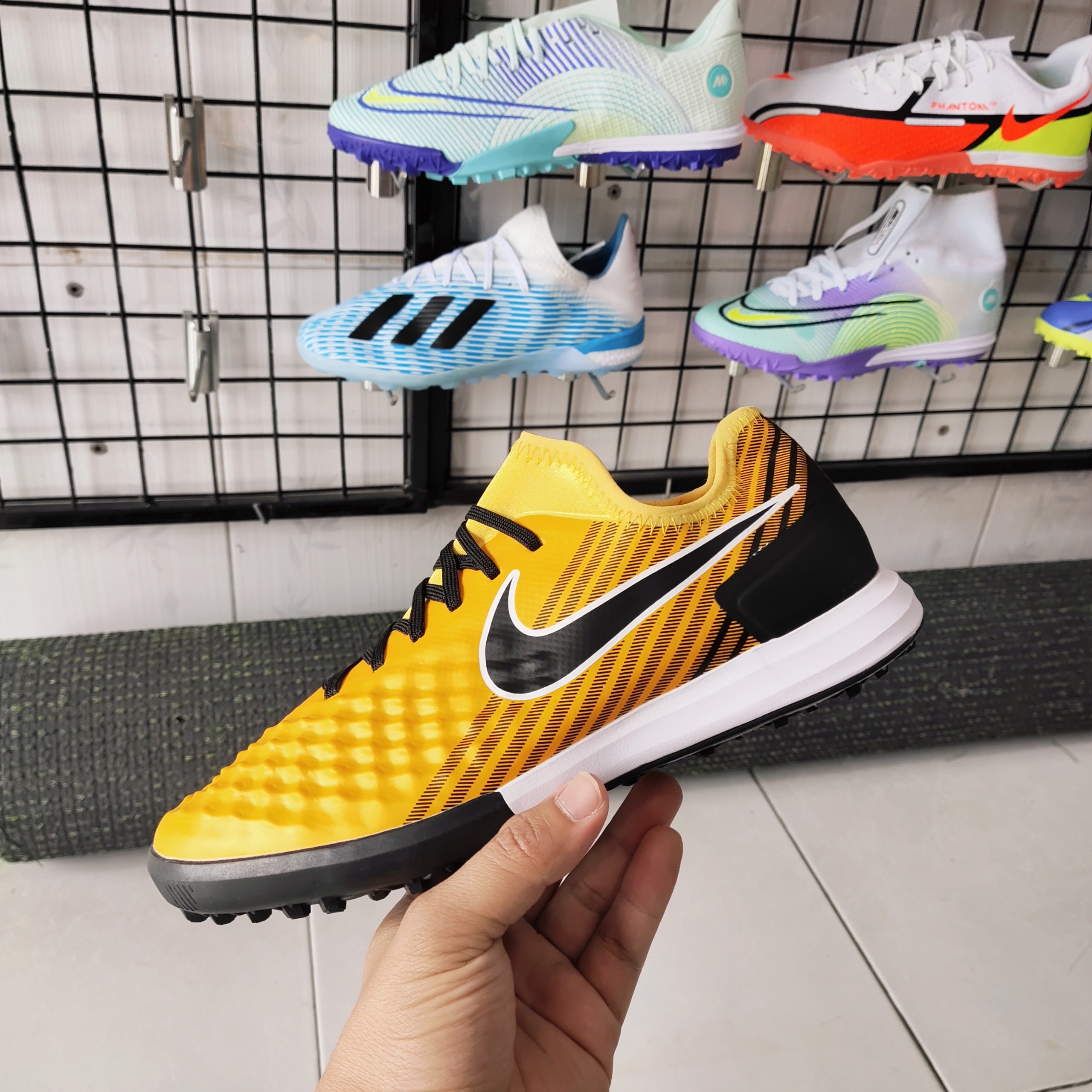 Giày Bóng Đá Nike MagitasX Final Vàng Đen TF - Hình ảnh 2