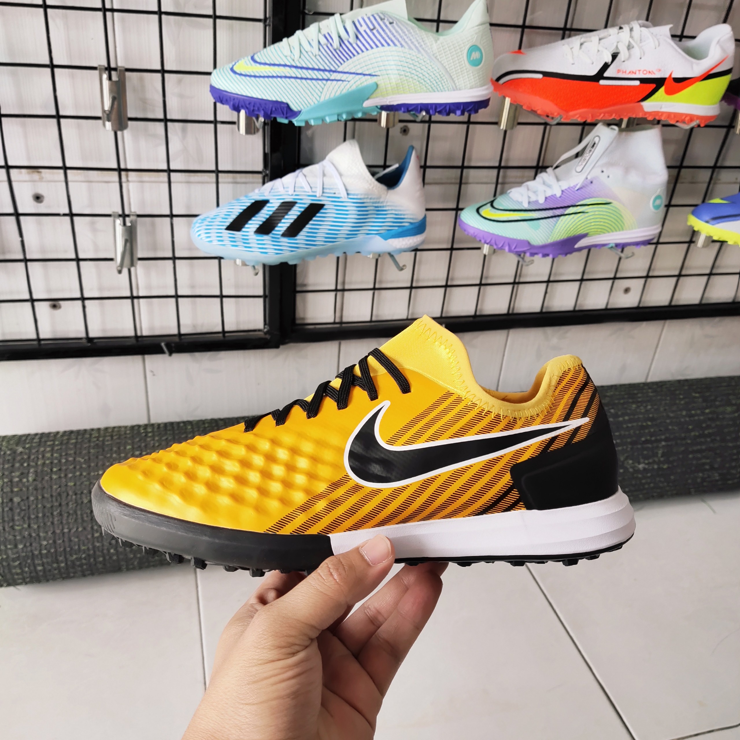 Giày Bóng Đá Nike MagitasX Final Vàng Đen TF - Hình ảnh 5