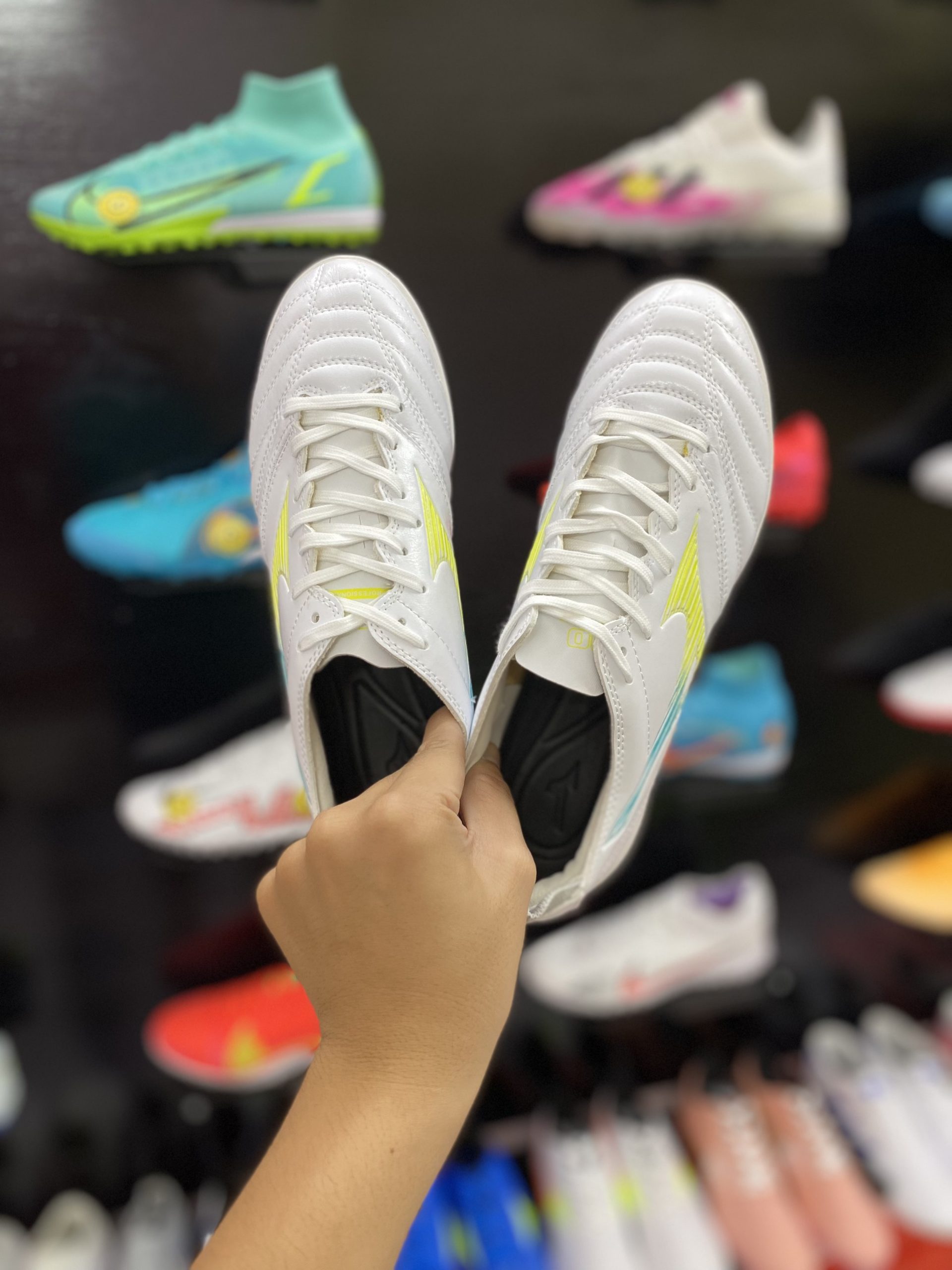 Giày Bóng Đá Mizuno Neo 3 Pro Trắng Vạch Nõn Chuối TF - Hình ảnh 3